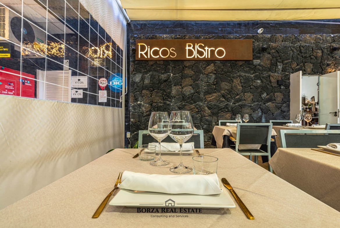 Restaurante en traspaso a pocos metros de la playa en Los Cristianos, con alta demanda y excelentes opiniones – Borza Real Estate