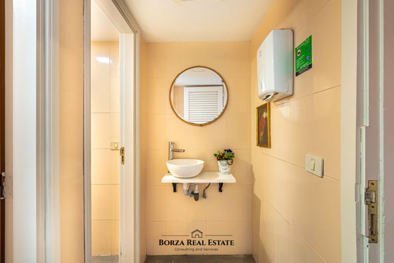 Restaurante en traspaso a pocos metros de la playa en Los Cristianos, con alta demanda y excelentes opiniones – Borza Real Estate