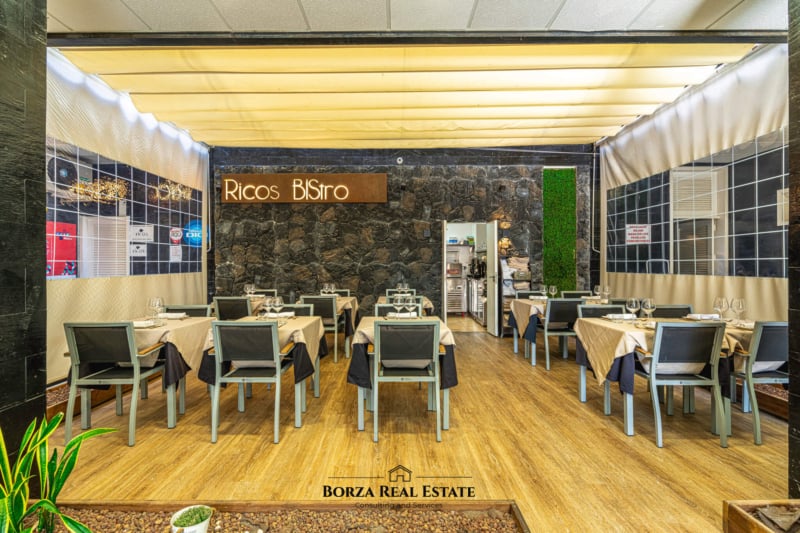 Restaurante en traspaso a pocos metros de la playa en Los Cristianos, con alta demanda y excelentes opiniones – Borza Real Estate