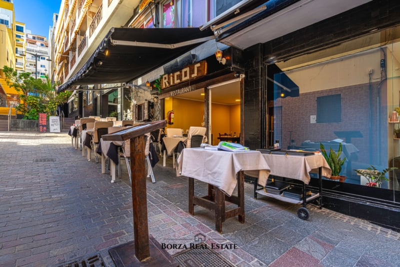 Restaurante en traspaso a pocos metros de la playa en Los Cristianos, con alta demanda y excelentes opiniones – Borza Real Estate