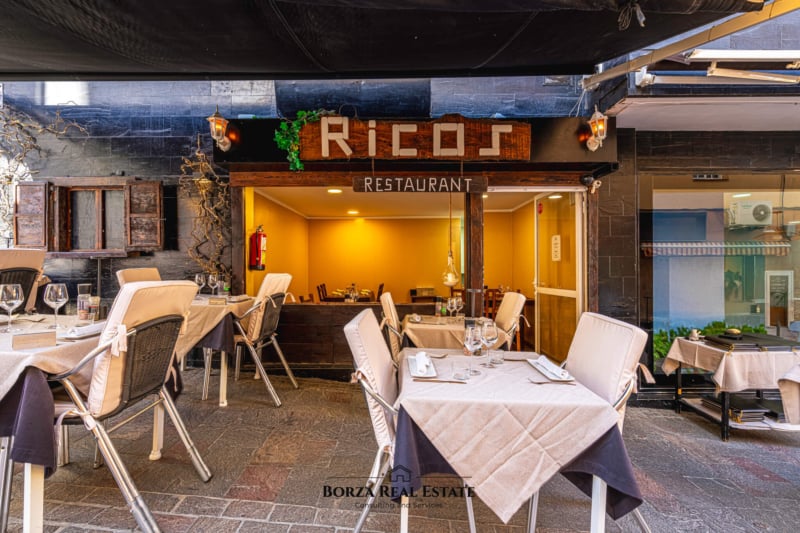 Restaurante en traspaso a pocos metros de la playa en Los Cristianos, con alta demanda y excelentes opiniones – Borza Real Estate
