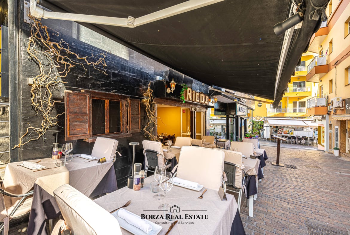 Restaurante en traspaso a pocos metros de la playa en Los Cristianos, con alta demanda y excelentes opiniones – Borza Real Estate