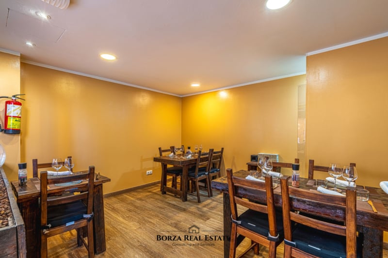 Restaurante en traspaso a pocos metros de la playa en Los Cristianos, con alta demanda y excelentes opiniones – Borza Real Estate