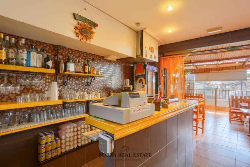 Pizzería en traspaso con cocina italiana y terraza en Costa Adeje, Tenerife Sur – Borza Real Estate