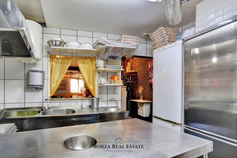 Pizzería en traspaso con cocina italiana y terraza en Costa Adeje, Tenerife Sur – Borza Real Estate