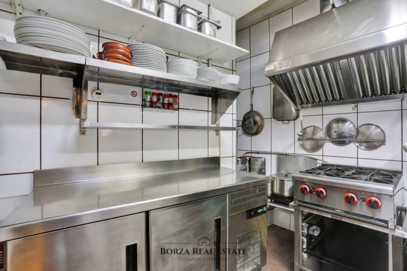 Pizzería en traspaso con cocina italiana y terraza en Costa Adeje, Tenerife Sur – Borza Real Estate