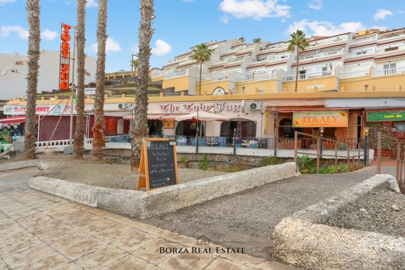 Pizzería en traspaso con cocina italiana y terraza en Costa Adeje, Tenerife Sur – Borza Real Estate