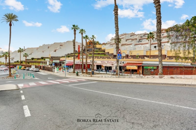 Pizzería en traspaso con cocina italiana y terraza en Costa Adeje, Tenerife Sur – Borza Real Estate