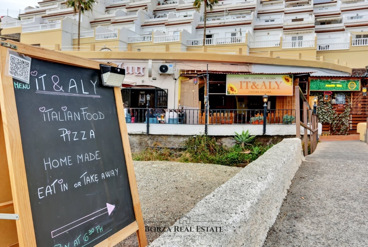 Pizzería en traspaso con cocina italiana y terraza en Costa Adeje, Tenerife Sur – Borza Real Estate