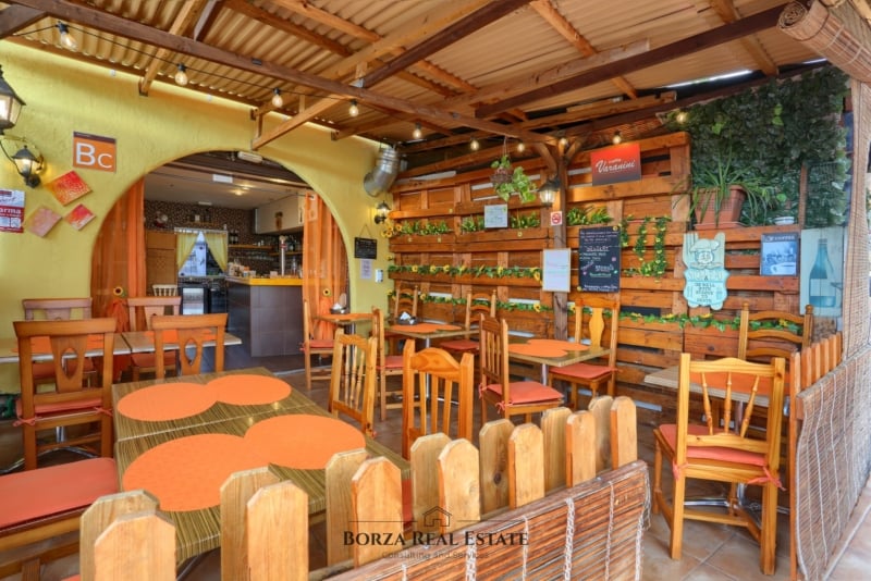 Pizzería en traspaso con cocina italiana y terraza en Costa Adeje, Tenerife Sur – Borza Real Estate