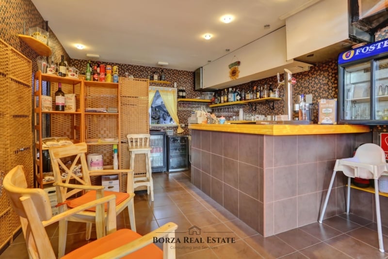 Pizzería en traspaso con cocina italiana y terraza en Costa Adeje, Tenerife Sur – Borza Real Estate