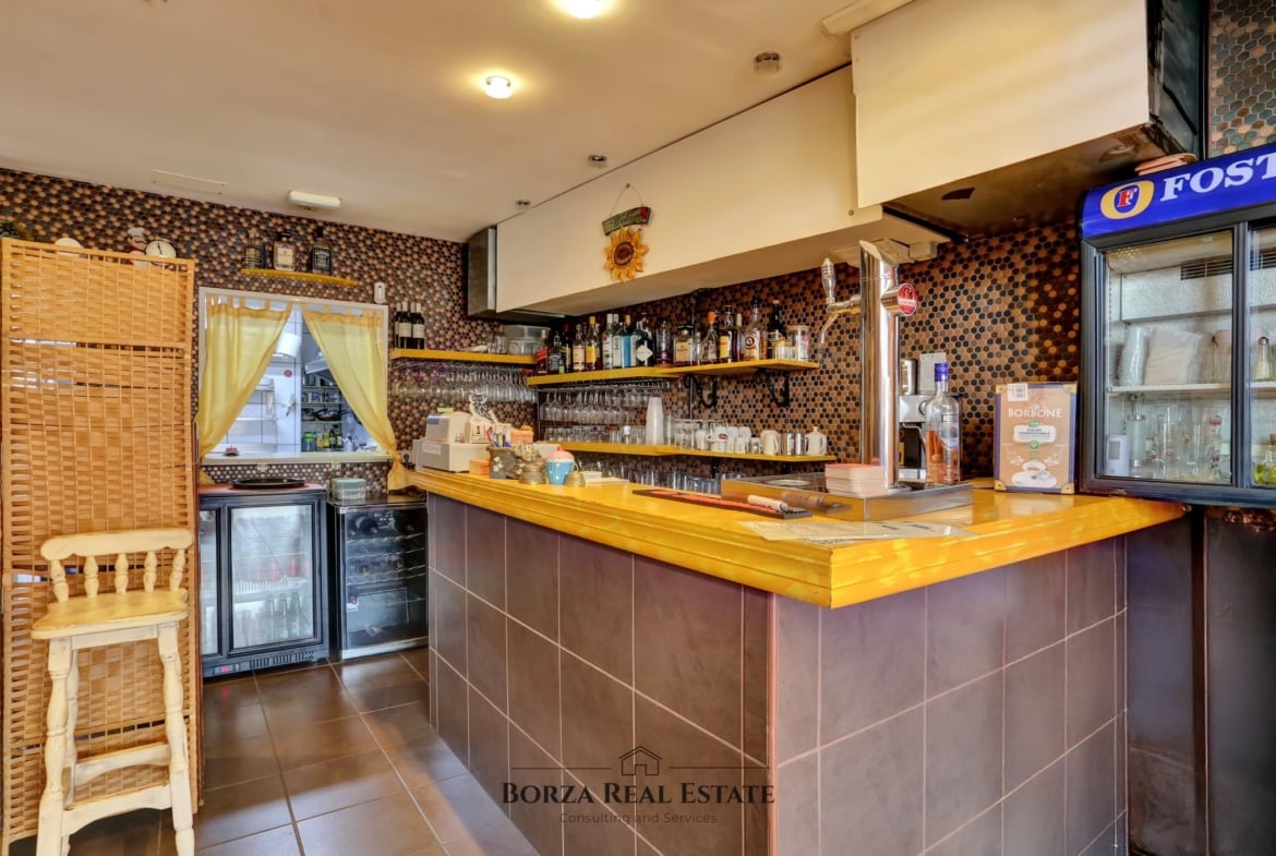 Pizzería en traspaso con cocina italiana y terraza en Costa Adeje, Tenerife Sur – Borza Real Estate