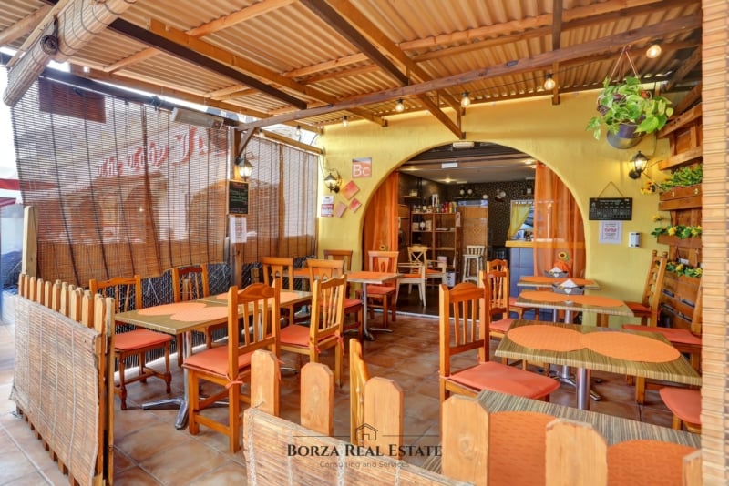 Pizzería en traspaso con cocina italiana y terraza en Costa Adeje, Tenerife Sur – Borza Real Estate