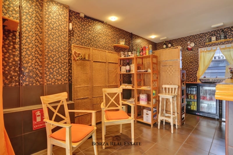 Pizzería en traspaso con cocina italiana y terraza en Costa Adeje, Tenerife Sur – Borza Real Estate