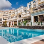 Apartamento reformado con vista al mar en Windsor Park, Torviscas Alto, Adeje – en venta con Borza Real Estate