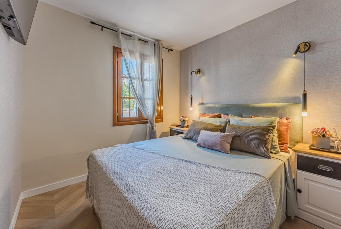 Apartamento reformado con vista al mar en Windsor Park, Torviscas Alto, Adeje – en venta con Borza Real Estate